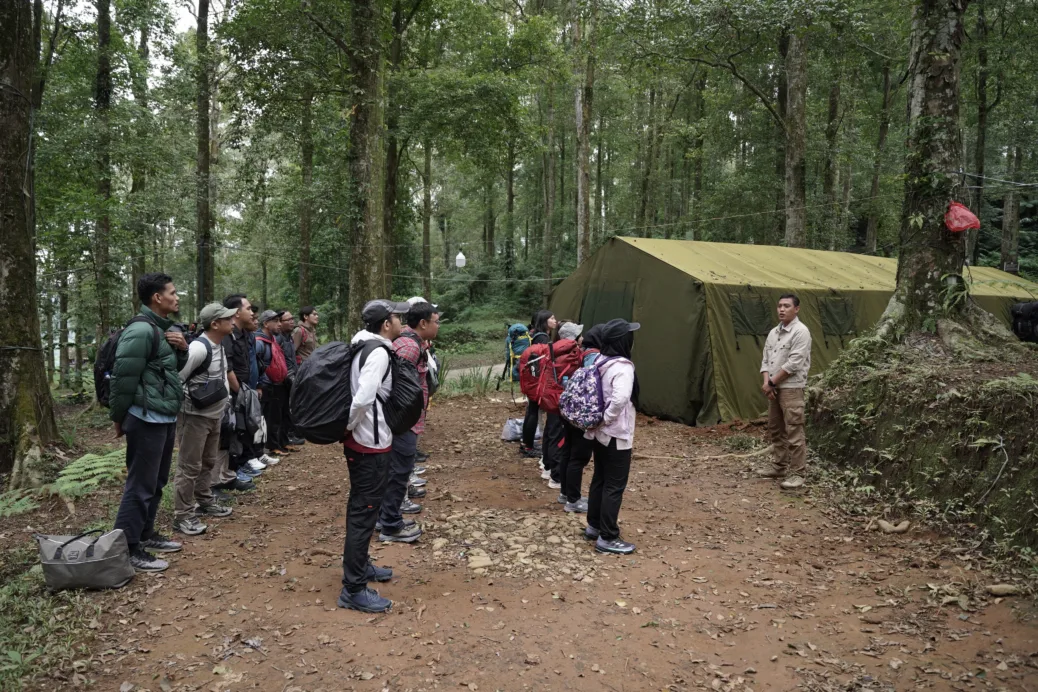 Leadership Tidak Dibangun di Ruang Meeting